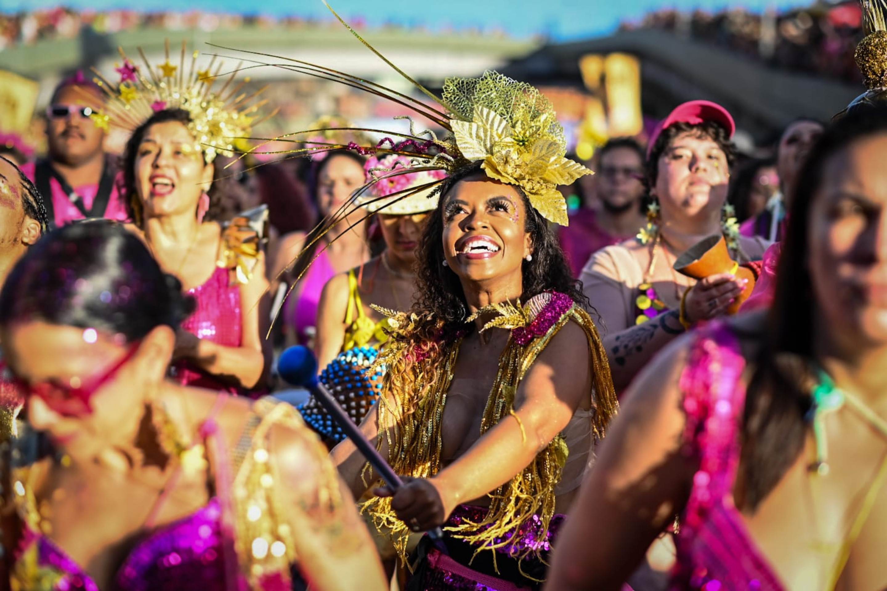 O sábado do Carnaval de BH abriu com o tradicional 