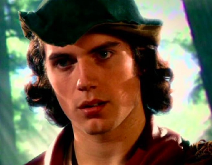 Nos anos seguintes, Cavill transitou entre pequenos papéis em séries e filmes britânicos e alguns trabalhos inusitados, como no terror 