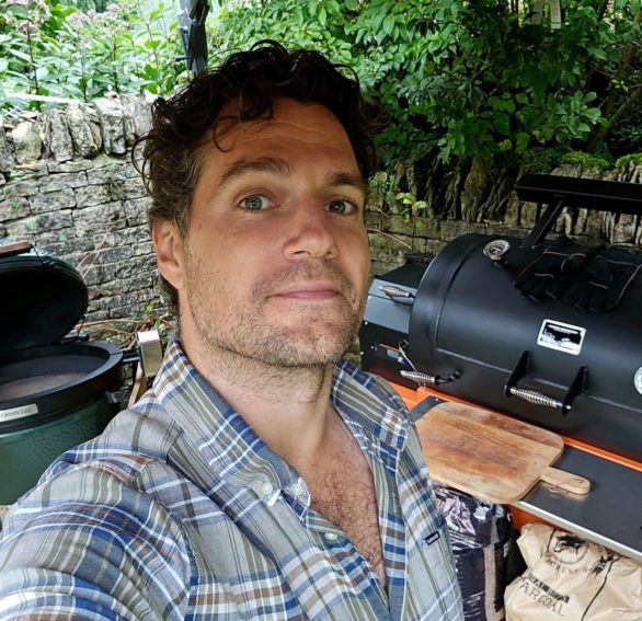 Segundo Cavill, ele foi descartado por estar 
