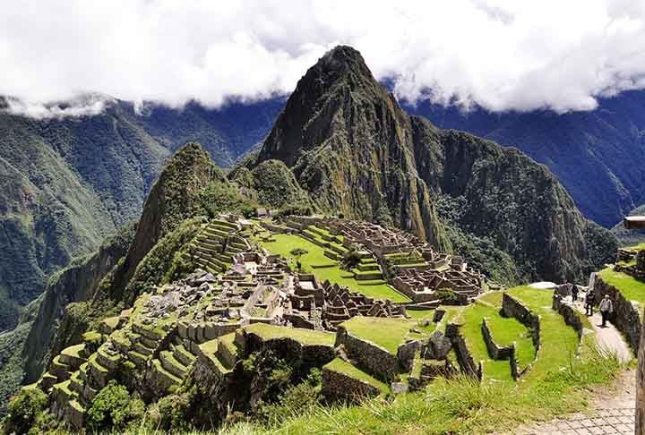 4) Machu Picchu, Peru: Construída no século XV, durante o reinado do imperador Pachacuti, Machu Picchu era um importante centro religioso, político e cultural dos incas. Tudo isso a 2.430 metros acima do nível do mar!