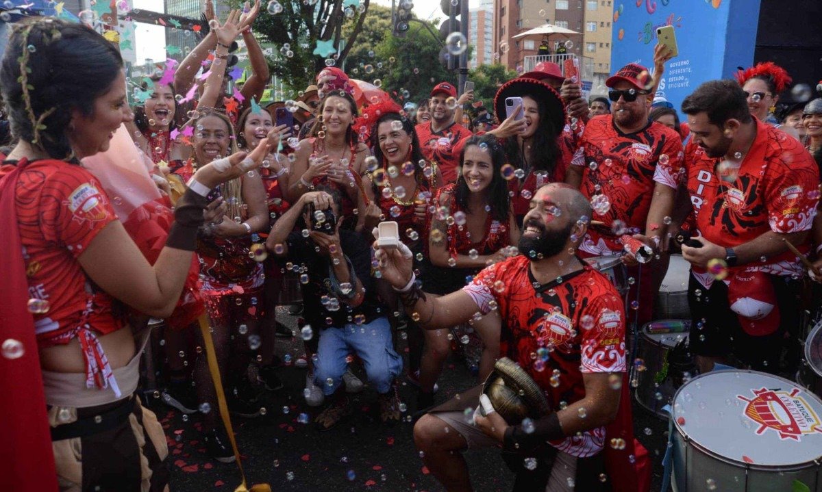 Felipe do Vale pediu Isabela Oliveira em casamento ao som de A Mil Acasos -  (crédito: Túlio Santos/EM/D.A)