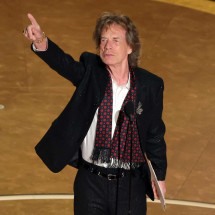 Mick Jagger aparece no Oscar e web reage: "Vai zicar o Brasil"