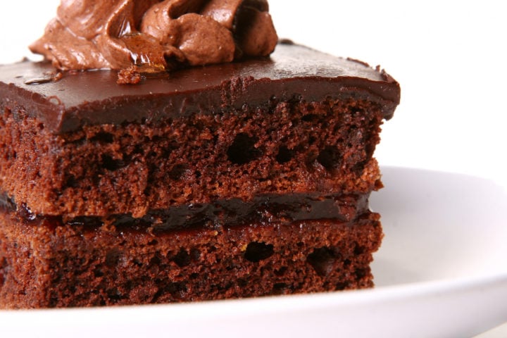 O portal gastronômico TasteAtlas, conhecido por fazer listas relacionadas ao sabor, divulgou um ranking dos 10 melhores bolos de chocolate do mundo. E tem delícia brasileira na lista.-freepik Racool_studio