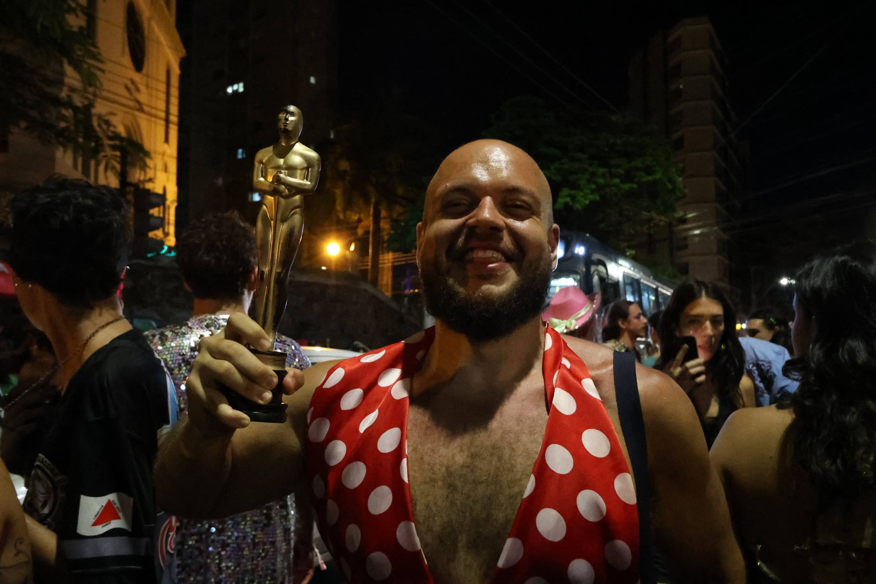 Foliões capricham na criatividade para homenagear Fernanda Torres e o filme -Marcos Vieira/EM/D.A
