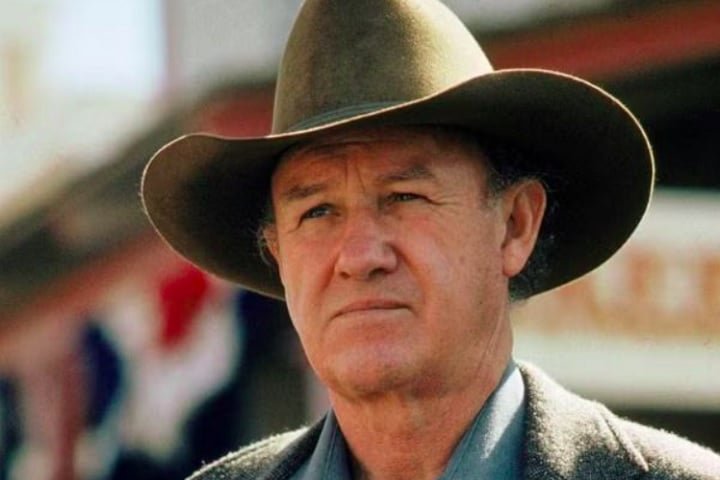 Além de sua carreira no cinema, Hackman também se aventurou como escritor e chegou a lançar diversos romances, incluindo histórias de ficção histórica.