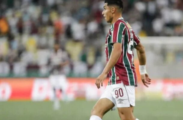 SERNA - Ajudou defensivamente com desarmes, e participou ofensivamente. Na segunda etapa, teve algumas chegadas pela lateral. Nota: 6,0 - Foto: Luças Merçon/Fluminense