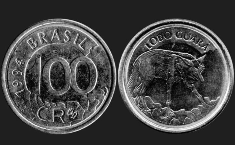 Algumas das moedas anteriores ao real incluíam o cruzeiro, o cruzeiro novo e o cruzeiro real.