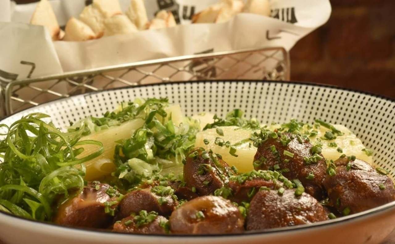 A moela é muito rica em zinco, ajudando na proteção do organismo contra doenças. Reforça a imunidade. 