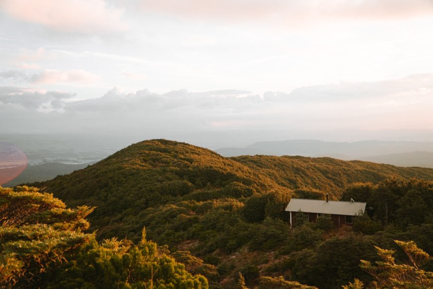 11. Ilha Norte, Nova ZelÃ¢ndia (Instagram: 21,8 milhÃµes de menÃ§Ãµes; TikTok: 14,4 bilhÃµes) - O lugar tem algumas da praias mais bonitas do mundo, alÃ©m de paisagens naturais estonteantes!