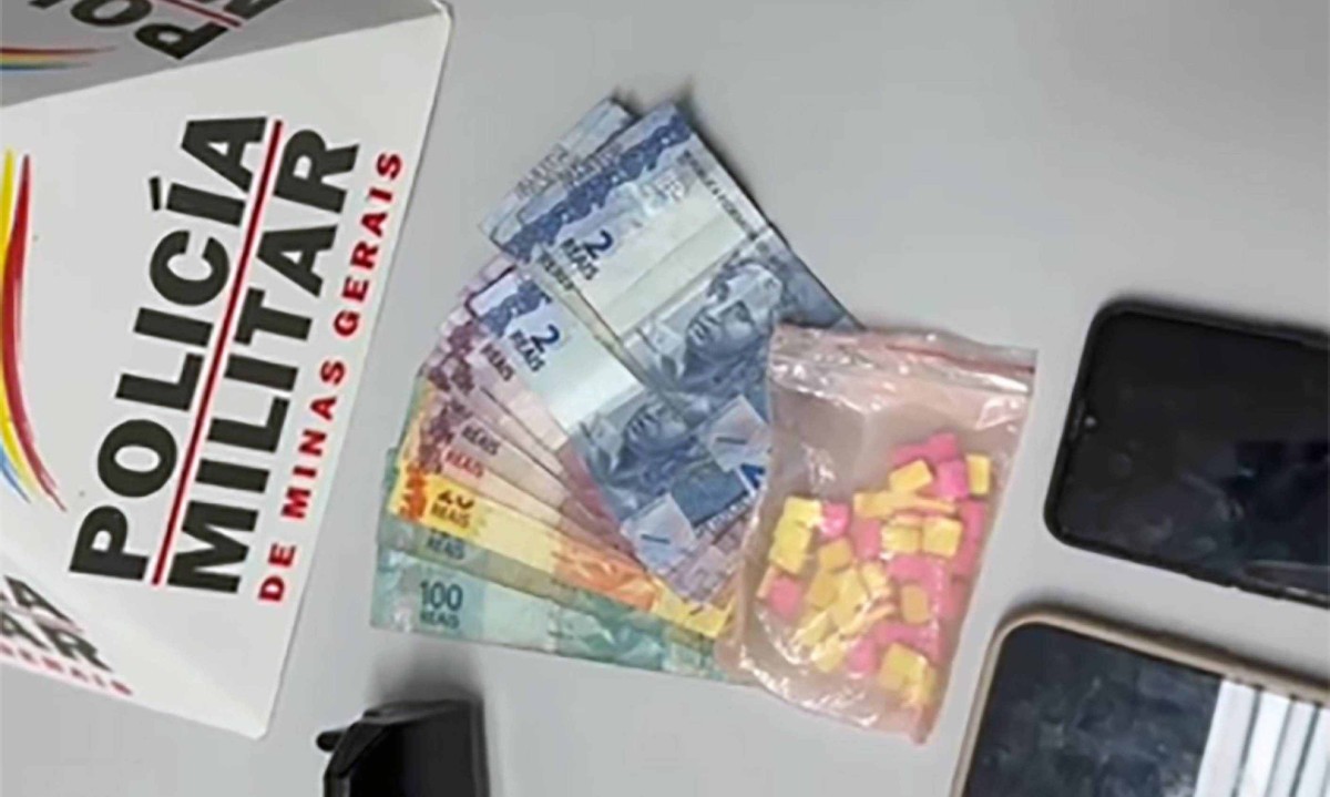 Polícia apreendeu 40 balas de ecstasy que seriam vendidas aos foliões no Centro de Belo Horizonte -  (crédito: Divulgação/PMMG)