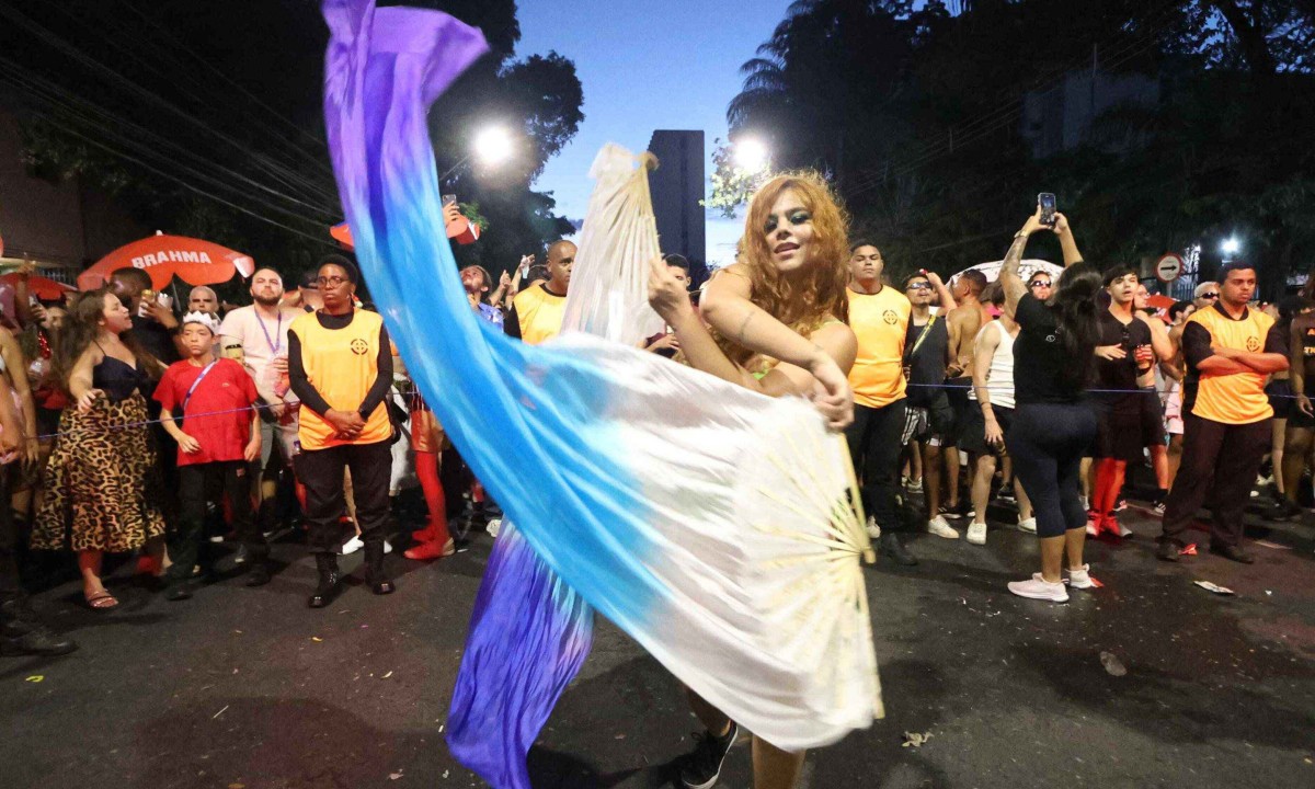 O bloco Arrastão Eletrônico pela Paz traz para as ruas da capital mineira uma mistura de house, techno e trance -  (crédito: Marcos Vieira/EM/D.A Press)