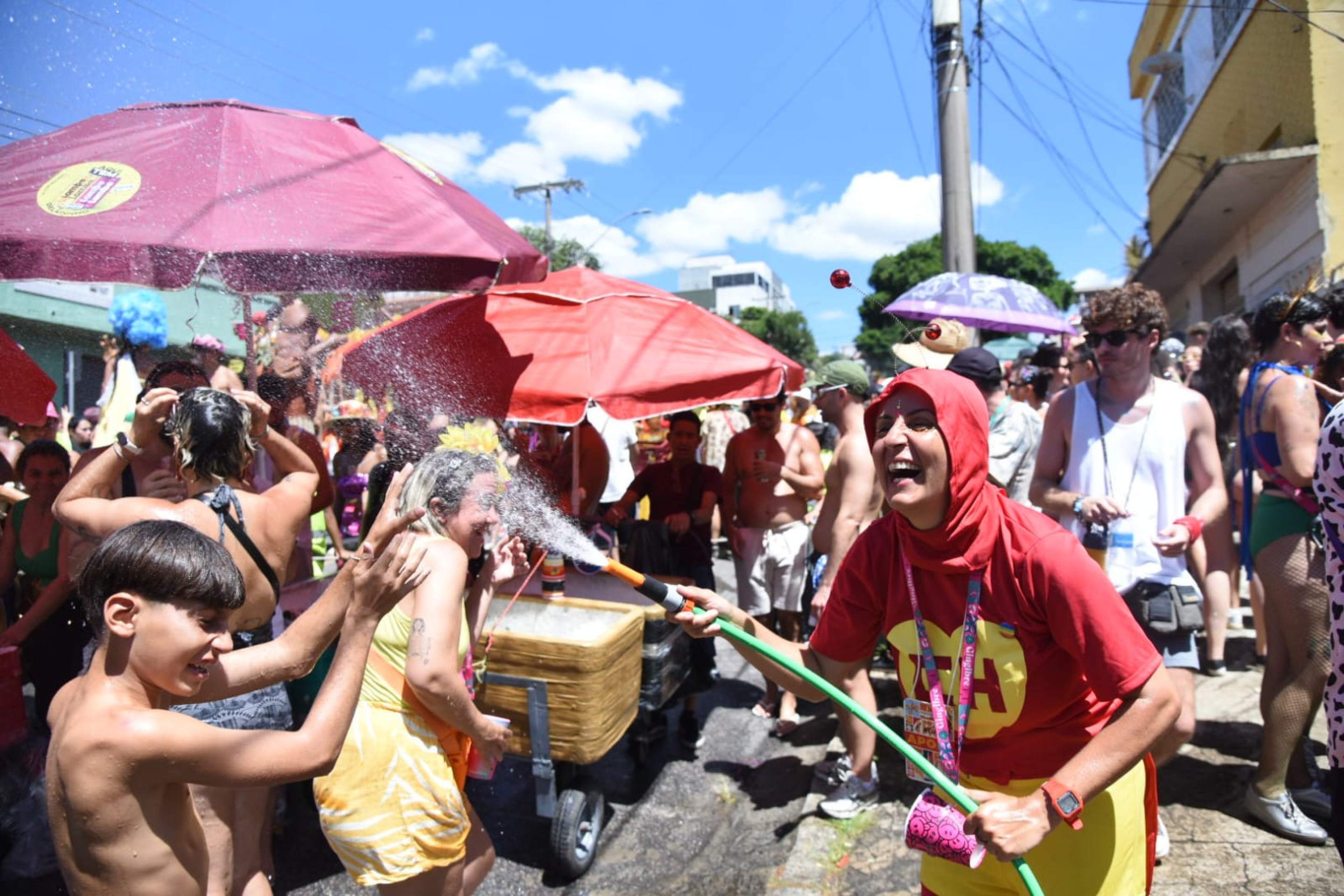 O bairro Santa Inês, na Região Leste de Belo Horizonte, se transforma no palco vibrante do cortejo do Estagiários Brass Band (EBB)-Gladyston Rodrigues/EM/D.A
