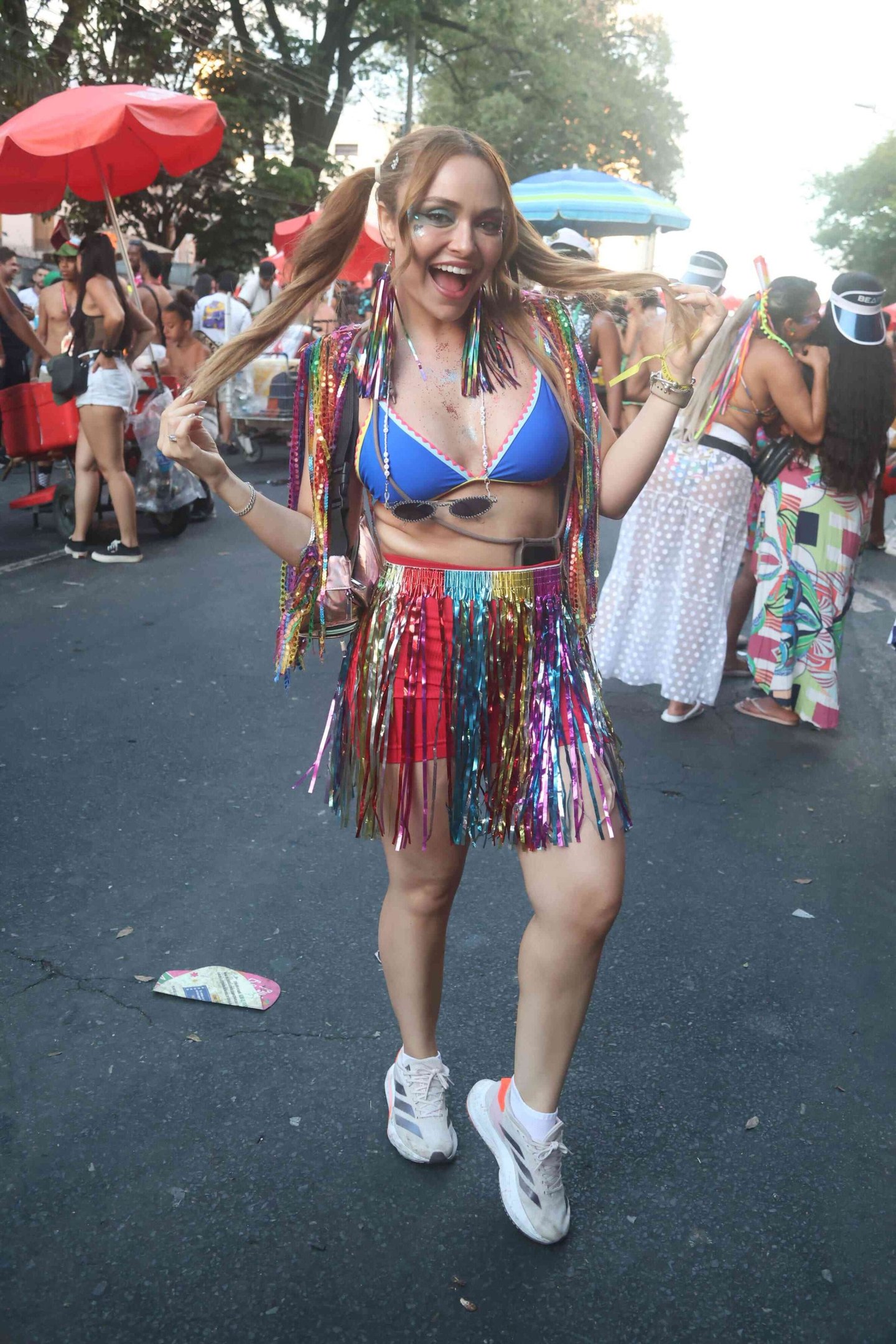 Bloco Arrastão Eletrônico, comandado pelo DJ e multiartista Felipe Reis, mistura estilos como house, techno, trans, com ritmos tropicais.-Marcos Vieira/EM/D.A Press