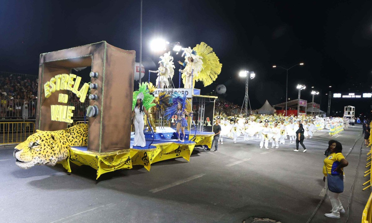 Estrela do Vale, atual campeã do carnaval de BH, desfila na Avenida dos Andradas em busca do bicampeonato -  (crédito: Marcos Vieira/EM/D.A. Press)