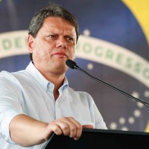 Tarcísio e a sustentável leveza de ser melhor que Bolsonaro