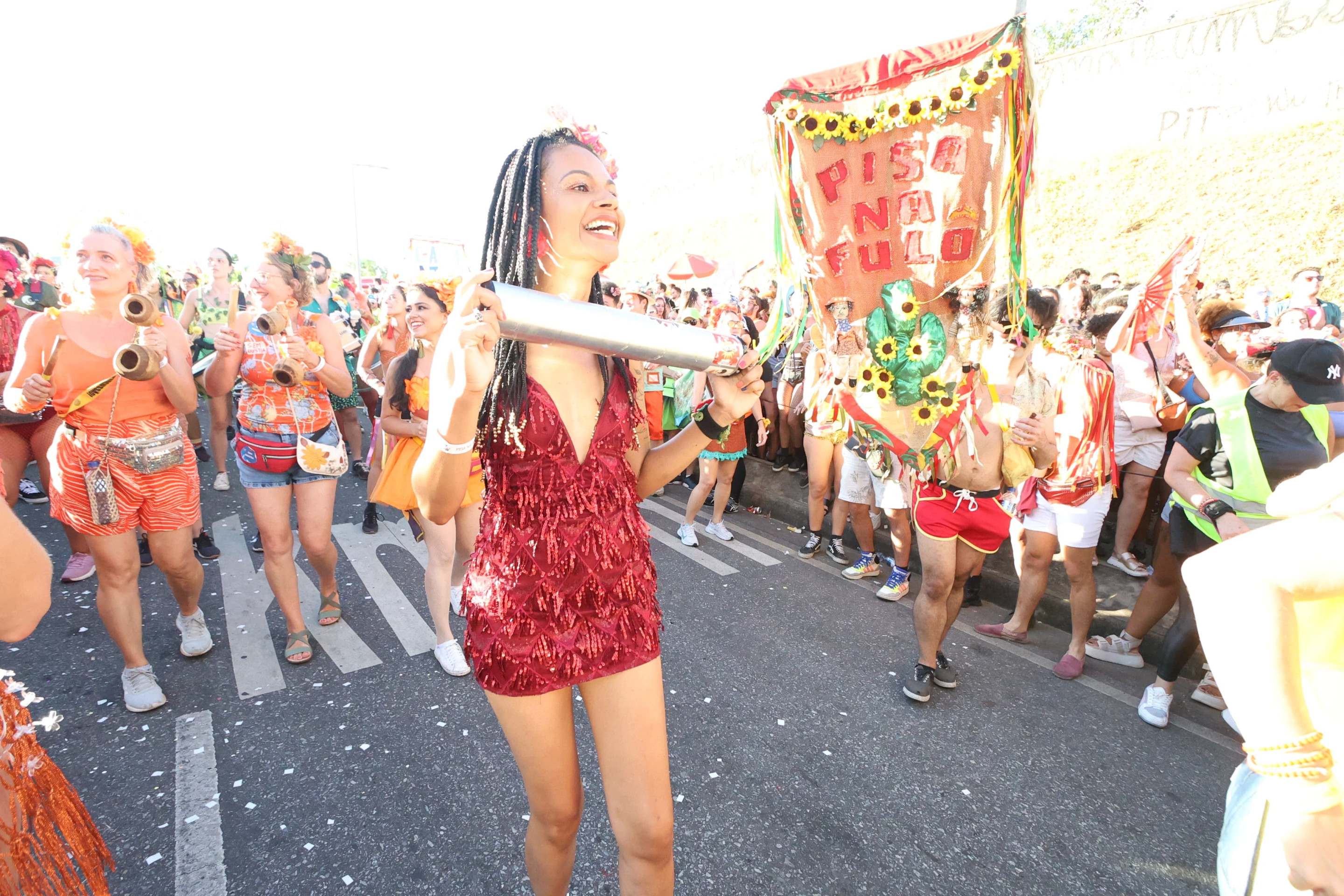 Ritmistas animam o público que foi acompanhar o desfile do bloco -Marcos Vieira/EM/D.A Press