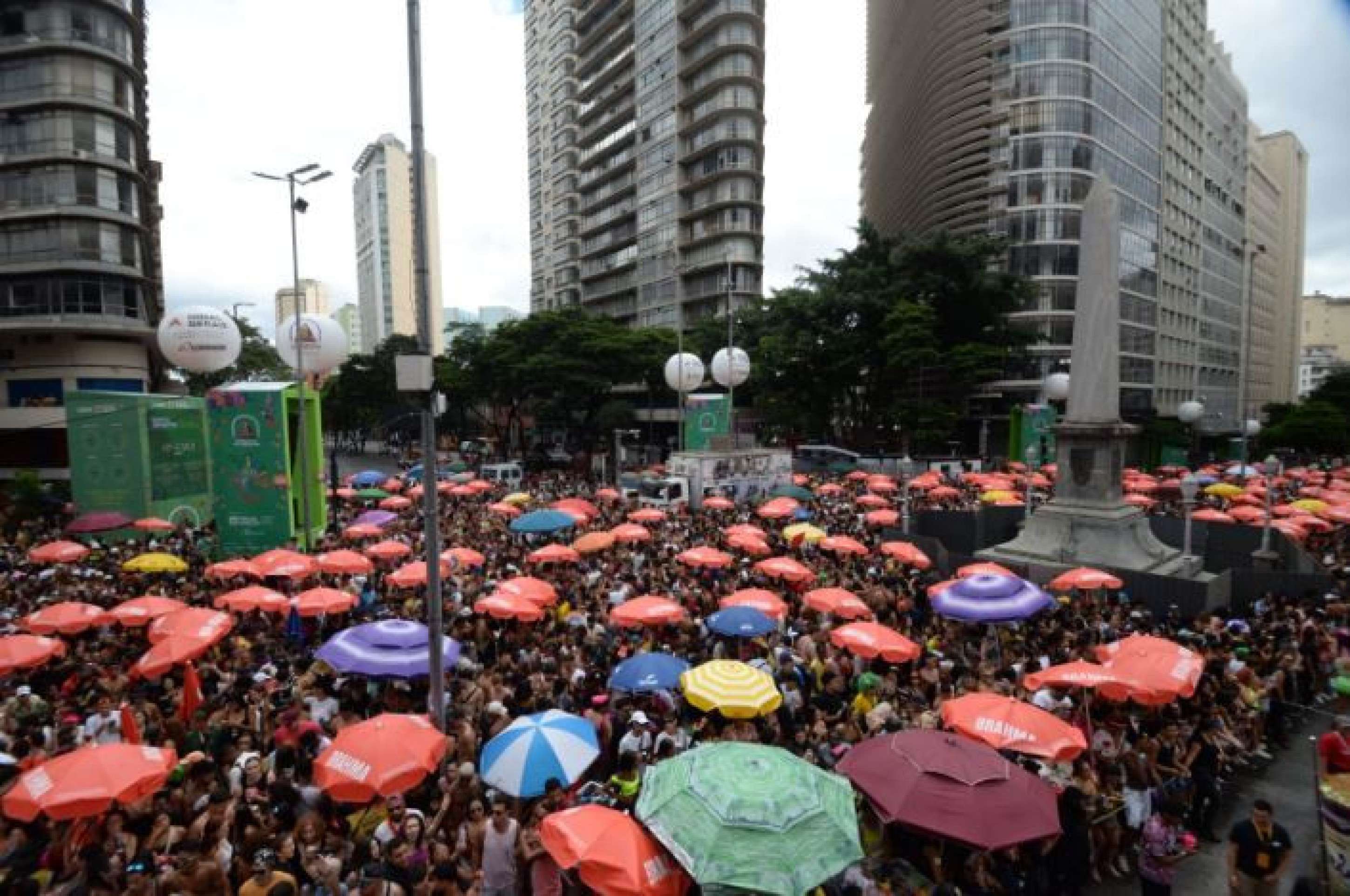 Com um trio elétrico inspirado nos paredões de som Bloco Funk You transformou o Carnaval de BH em um verdadeiro baile funk a céu aberto