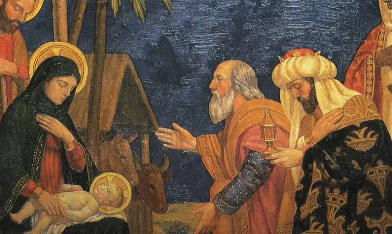 Além disso, o historiador John Dominic Crossan sugere que a narrativa de Jesus nascer em Belém pode ser uma invenção, uma adaptação teológica criada pelos evangelistas para legitimar Jesus como o Messias, que deveria vir da cidade do Rei David, conforme as profecias.