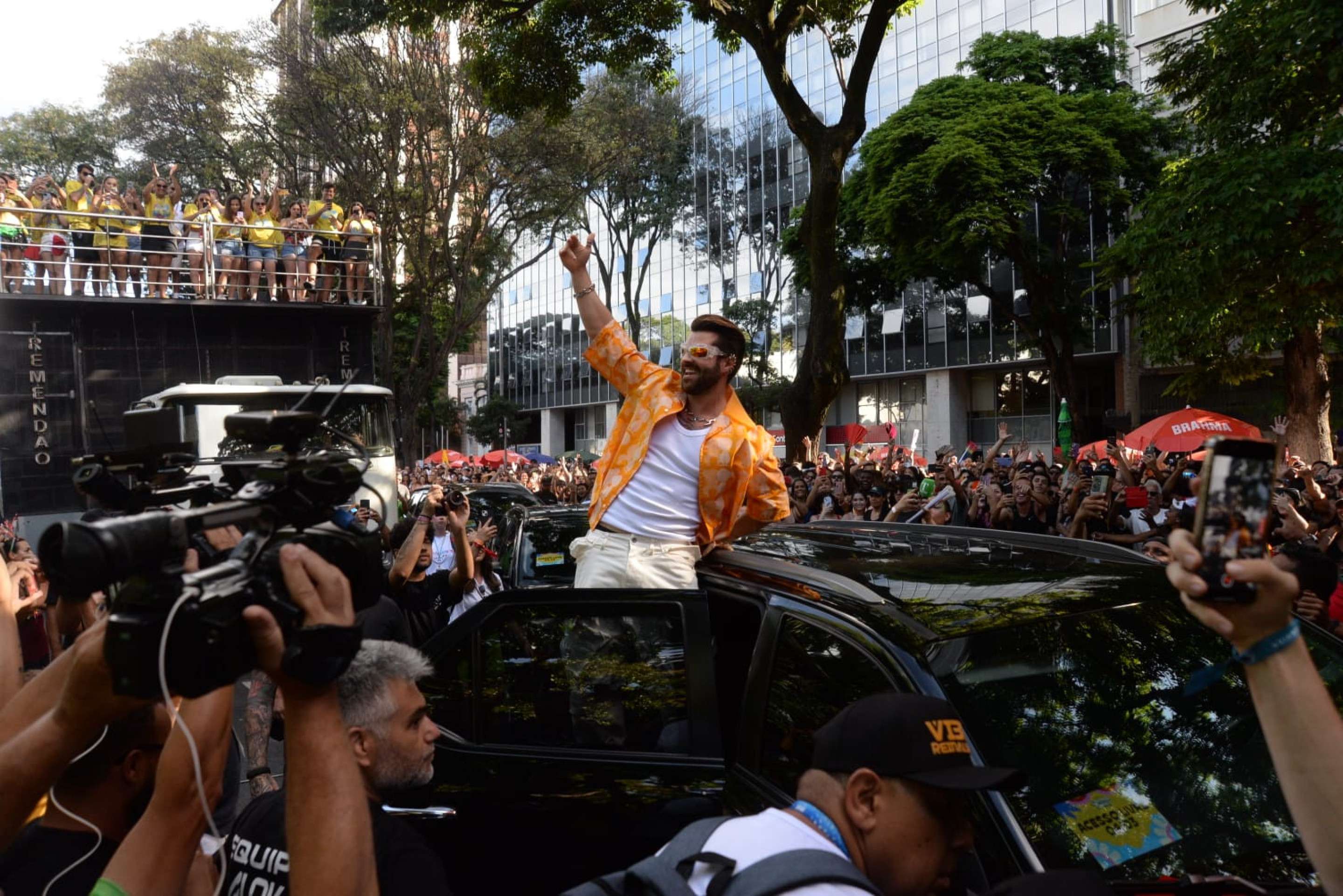 Com o tema 