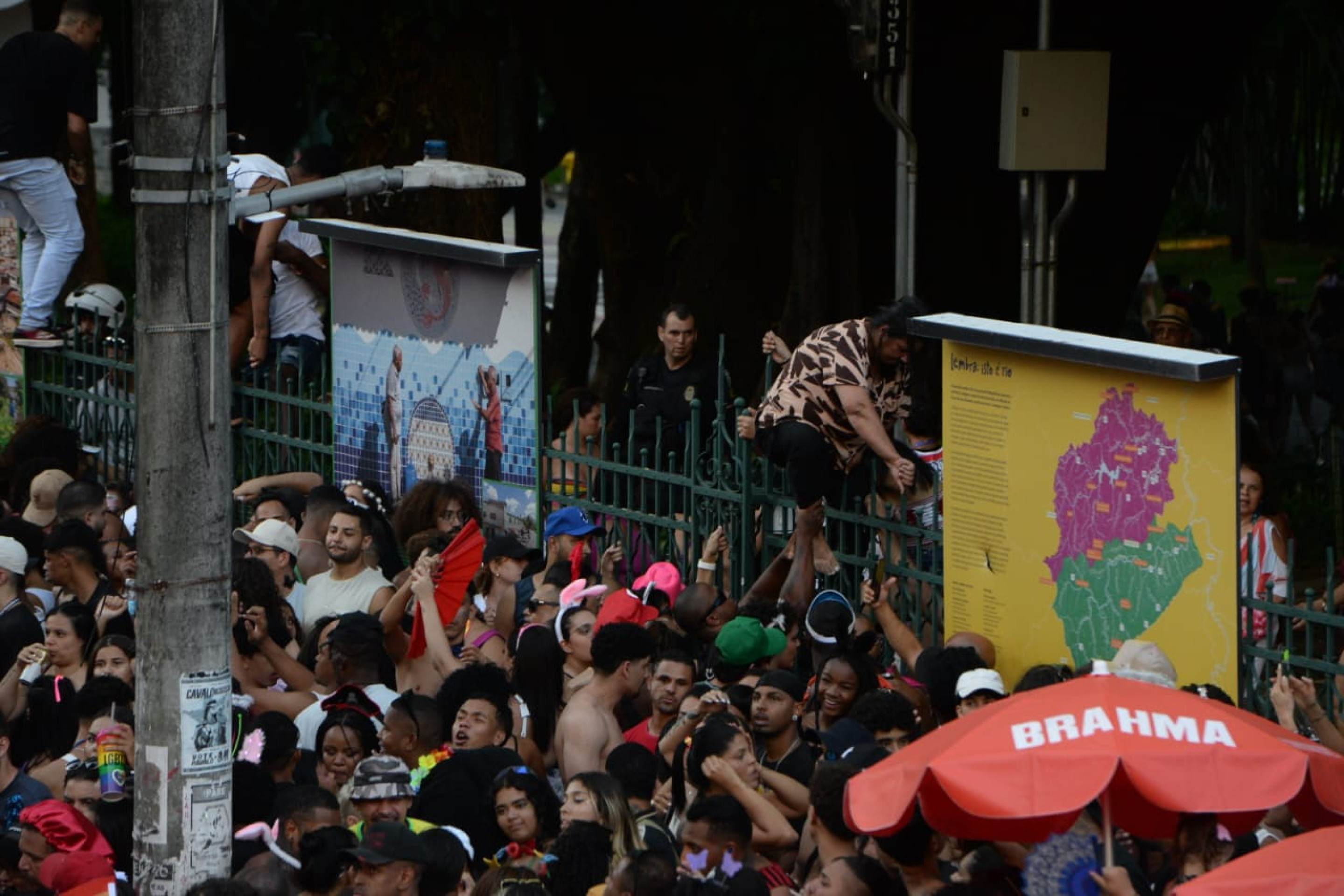 Com o tema 