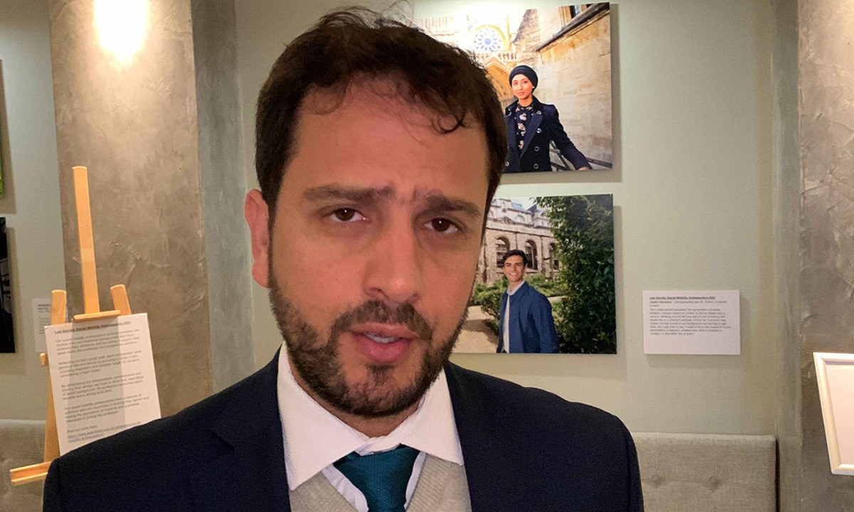 Prefeito de Mariana Juliano Duarte (PSB) em Londres, durante julgamento da ação inglesa contra a BHP