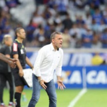 Ex-técnico do Cruzeiro convoca oito brasileiros para Seleção dos Emirados Árabes