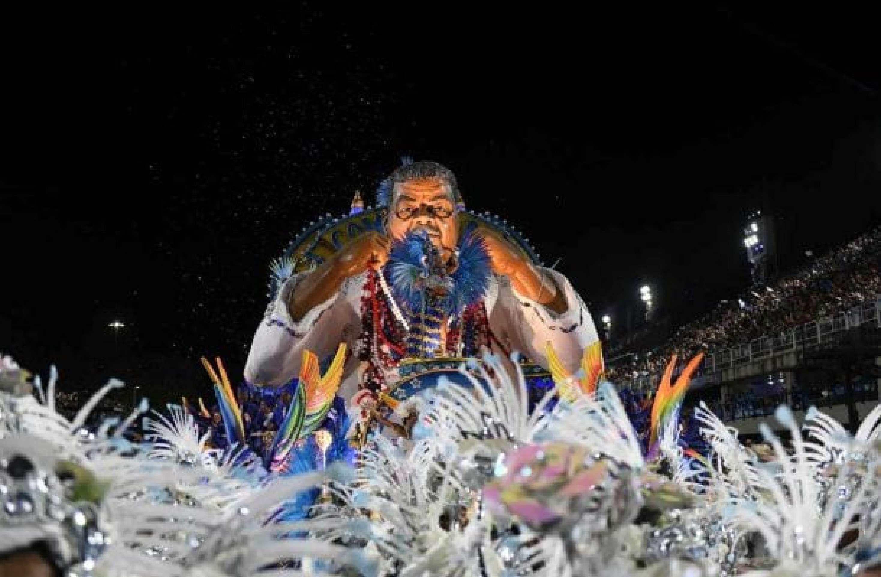 Beija-Flor é campeã dos Desfiles do Carnaval do Rio pela 15ª vez
