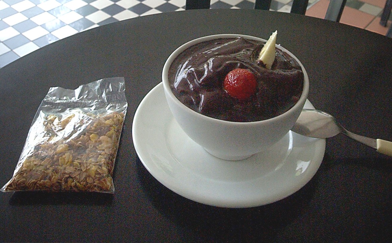 Já os moradores dos outros estados (Acre, Roraima, Rondônia, Pará e Amapá) têm no açaí um dos principais lanches no cardápio.