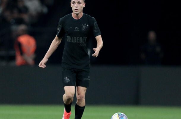 BRENO BIDON - Discreto no apoio e falhando na marcação, o que sobrecarregou Alex Santana. Mas realizou algumas jogadas lúcidas, como o passe para Depay perder um gol NOTA 6,0. Foto: Rodrigo Coca/Agência Corinthians