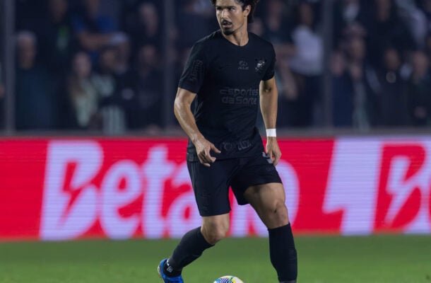 ANDRÉ RAMALHO – Entrou no lugar de Félix Torres e teve um desempenho inferior ao titular, errando no jogo aéreo. Partida fraca. NOTA 4,0. Foto: Rodrigo Coca/Agência Corinthians