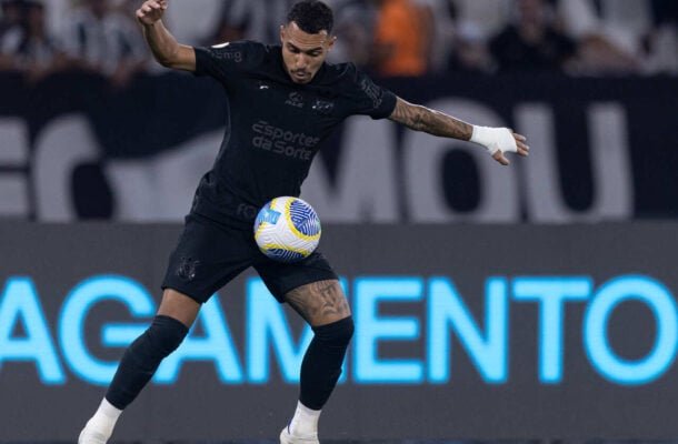 MATHEUZINH0 - Partida abaixo da média. Mal na defesa, mesmo com cobertura de Félix Torres no primeiro tempo, e ineficiente no apoio. Ainda errou passes fáceis. NOTA 4,5 . Foto: Rodrigo Coca/Agência Corinthians
