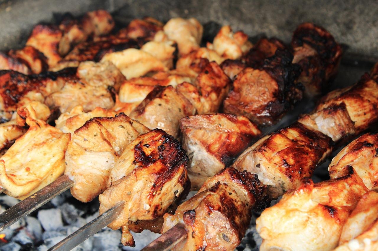 No Sudeste, dois quitutes predominam.  Os cariocas e os mineiros não dispensam um bom frango assado.