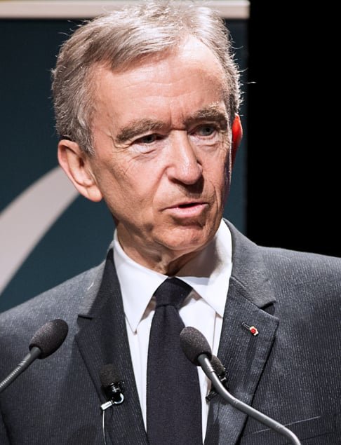 3Âº) Bernard Arnault (LVMH) - Fortuna: US$ 238,9 bilhÃµes: O francÃªs Ã© presidente do grupo LVMH, que controla marcas de luxo como Louis Vuitton, Dior e MoÃ«t & Chandon. 