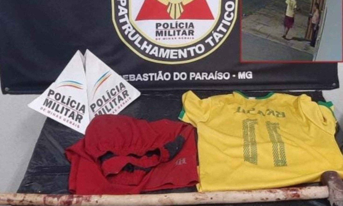Na casa do idoso, os bombeiros encontraram sangue espalhado pelo chão e pelas paredes -  (crédito: Reprodução / Polícia Militar)