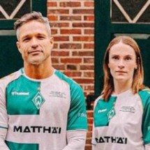 Clube europeu lança camisa em homenagem a ex-astro brasileiro - No Ataque Internacional