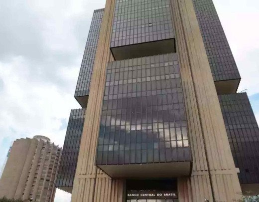 Banco Central determinou que instituições financeiras e de pagamento deverão excluir chaves pix de pessoas e empresas em situação irregular com a Receita Federal -  (crédito: Marcello Casal Jr/Agência Brasil)