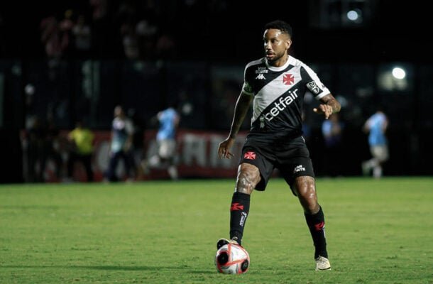 JAIR - Entrou na vaga de Hugo Moura e seguiu o bom trabalho no meio, fazendo associações com os colegas e mantendo a posse de bola. NOTA 7,0. Foto: Matheus Lima/Vasco