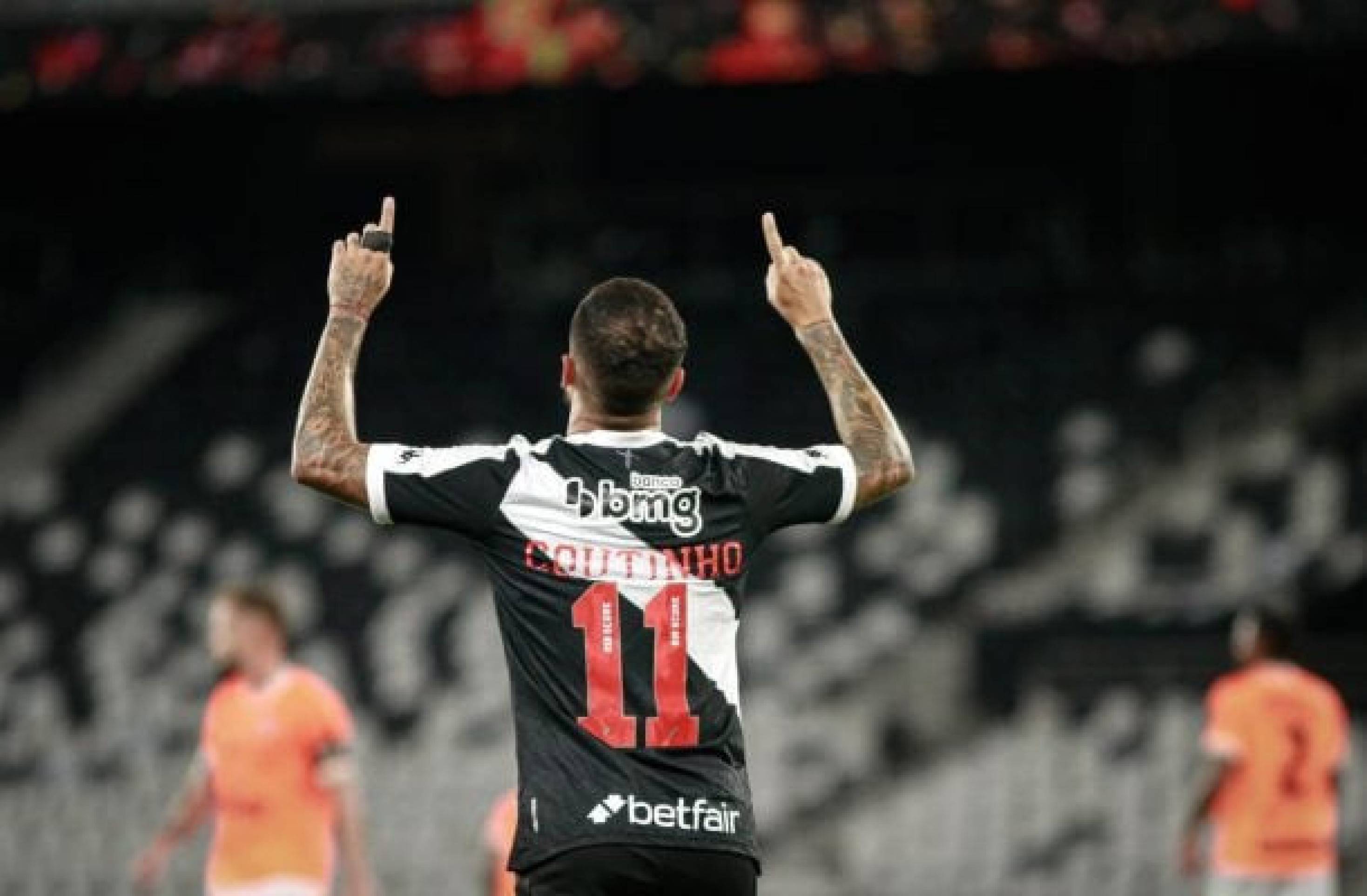 Coutinho comenta semelhança entre gol pelo Vasco e na Copa do Mundo