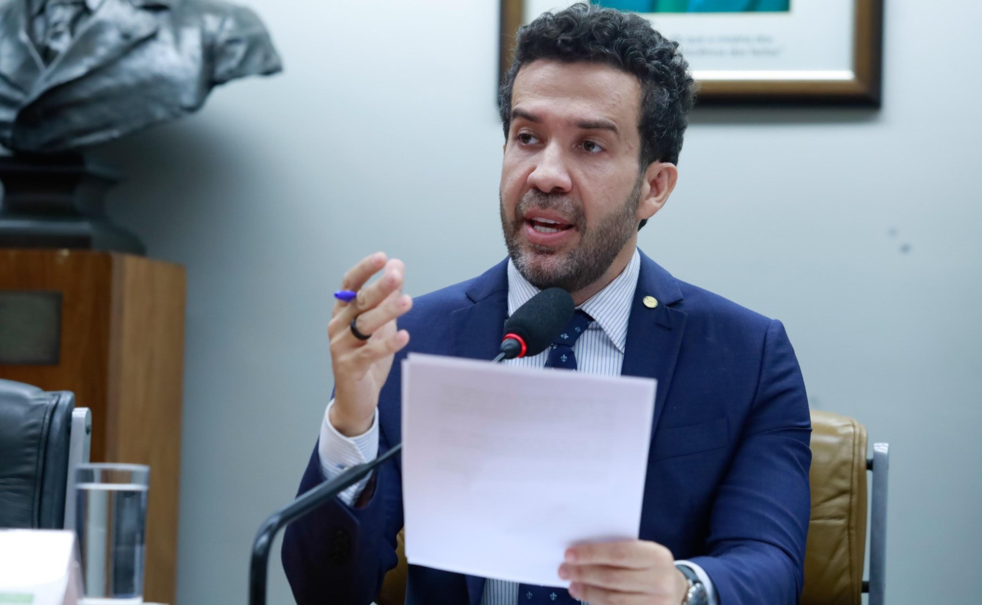 Janones faz "falsa" retratação sobre Nikolas Ferreira em vídeo - Foto