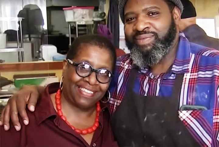 Meses depois do reencontro entre mãe e filho, Lindsey sofreu um derrame e Hunter passou a trabalhar na padaria para ajudá-la. Em abril de 2024, ele abandonou o emprego de quase duas décadas para se dedicar ao estabelecimento. Hoje, eles dividem o amor familiar e pela padaria, um grande símbolo da relação entre os dois.

