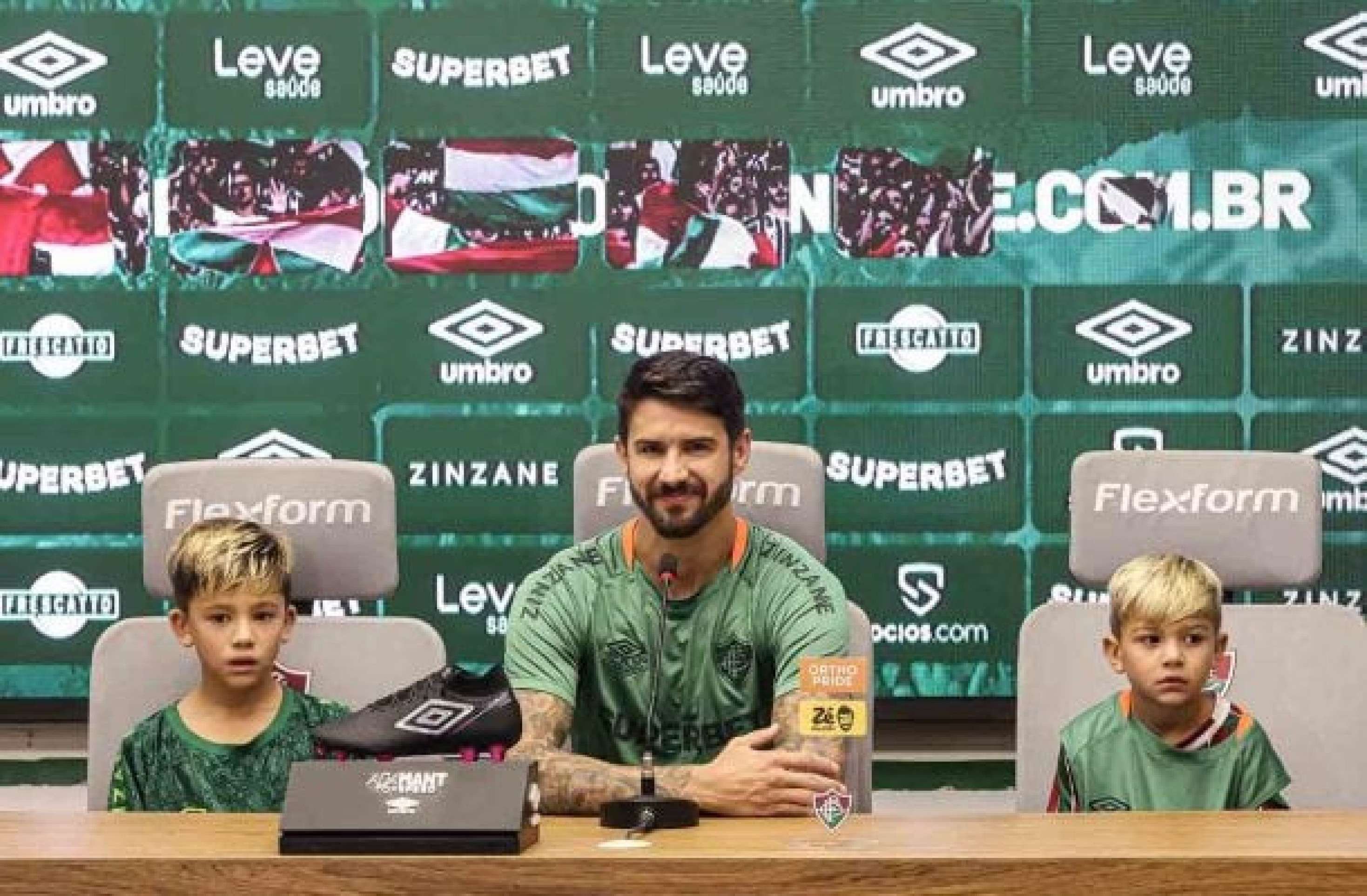 Apresentado, Everaldo afirma que Fluminense é ‘o maior desafio de sua carreira’