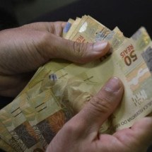 Saque-aniversário do FGTS: trabalhadores começam a receber valores retidos - Marcelo Casal Jr/Agência Brasil