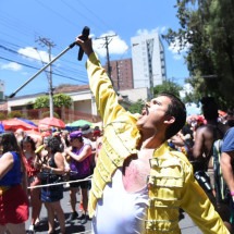 Bloco Ziriggydum Stardust mistura clássicos do rock e protesto a Bolsonaro