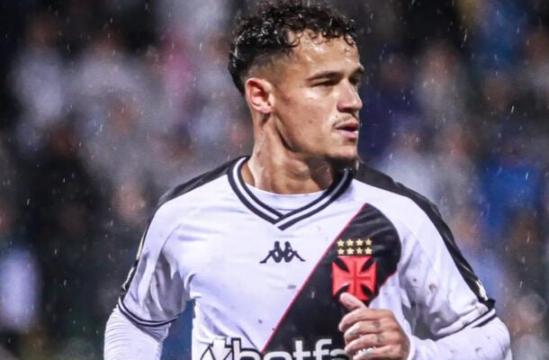 PHILIPPE COUTINHO - Algumas boas jogadas, mas dava umas sumidas do jogo. Ainda assim, com a sua qualidade, achava soluções interessantes. Cobrou a falta no gol de Nuno Moreira. Saiu machucado no segundo tempo.  NOTA 6,0. Foto: Matheus Lima/Vasco