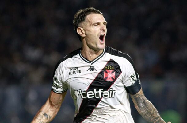 VEGETTI - O de sempre. Muito preso na marcação e quase sem receber a bola. NOTA 5,0. Foto: Matheus Lima/Vasco