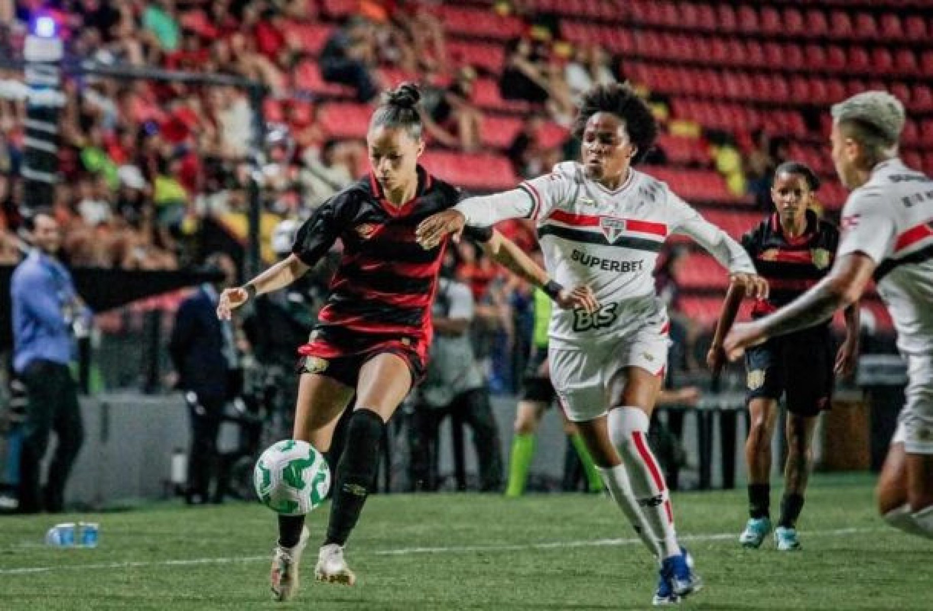 São Paulo faz 4 no Sport e avança à semifinal da Supercopa feminina