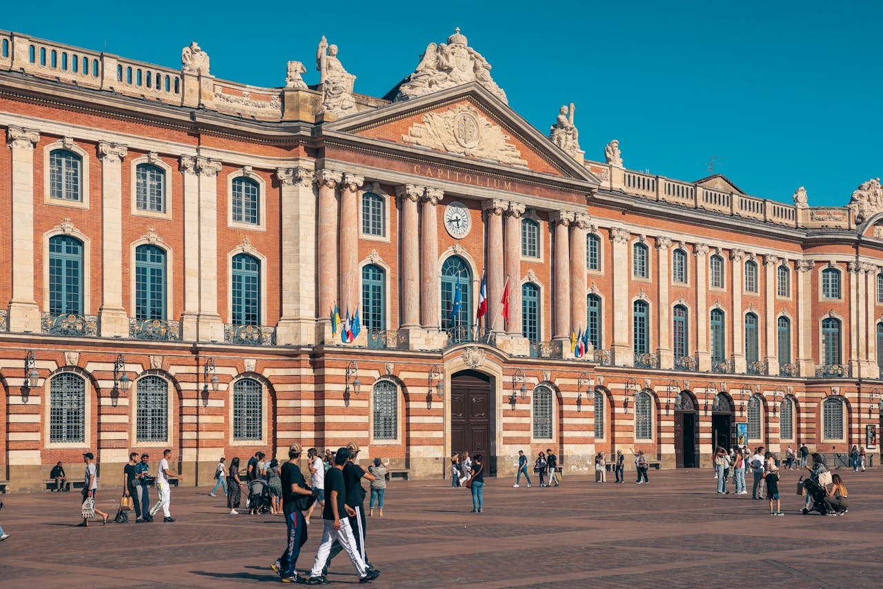 Toulouse – Occitânia, 475 mil habitantes. Conhecida como a 