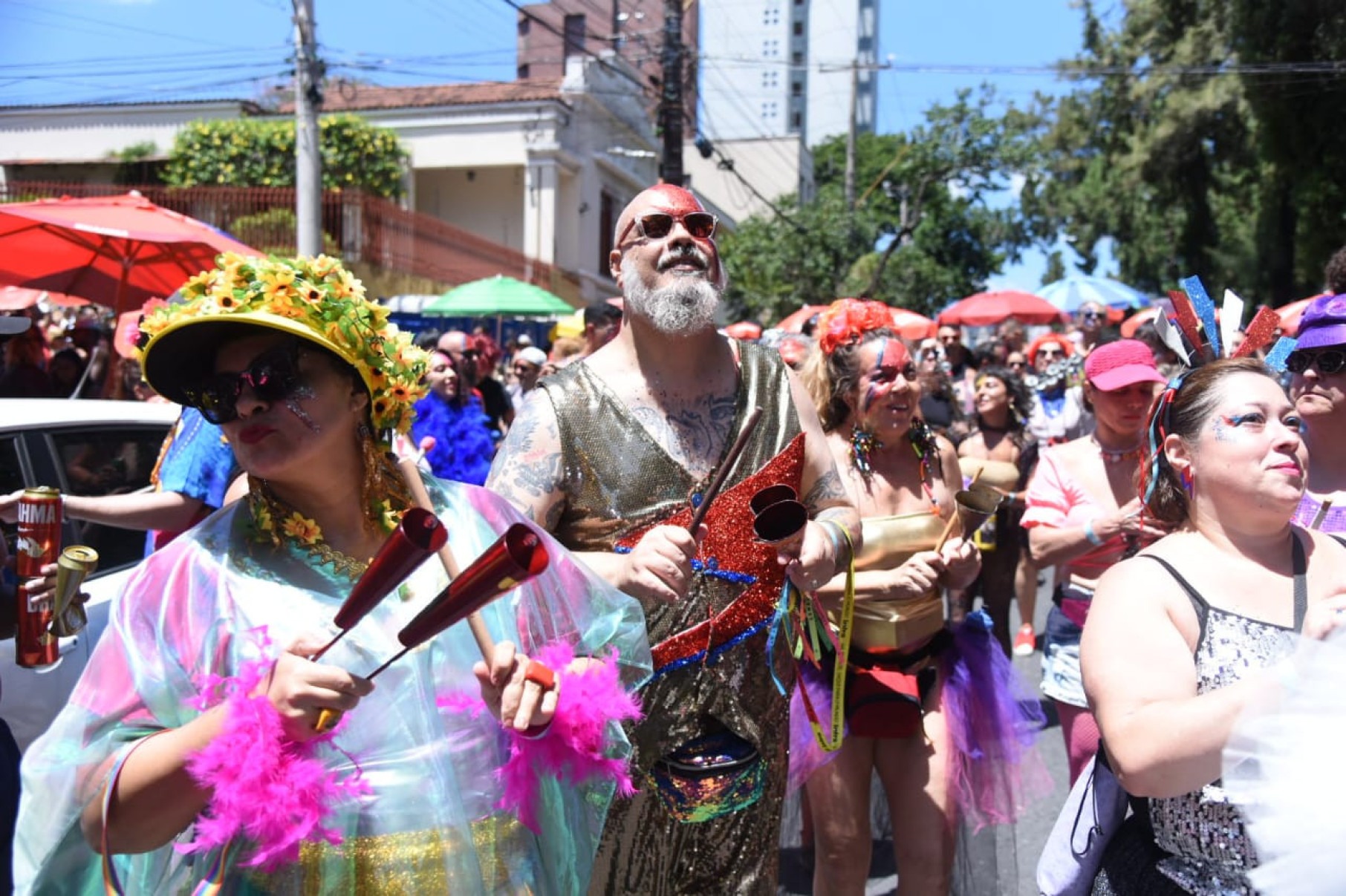 Bloco Ziriggydum Stardust faz seu cortejo no Floresta, ao som de clássicos do pop misturados ao ritmo do carnaval-Gladyston Rodrigues/Em/D.A. Press