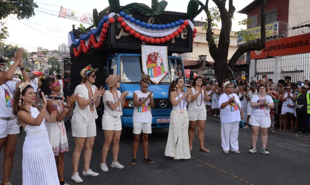 Foliões se despedem do carnaval no Bloco Filhas da Clara -  (crédito: Túlio Santos/EM/D.A Press)
