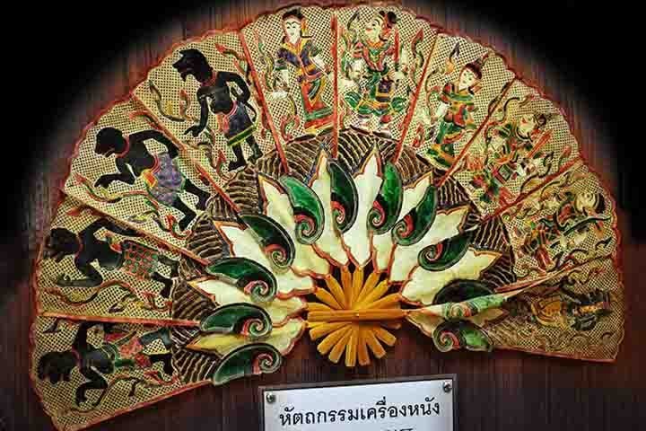 Na ocasião, junto com o pedido, os chineses recebiam o desenho com os motivos e as imagens que os leques deveriam ter. Assim, o objeto se tornava cada vez mais popular na corte portuguesa, que estava inserida em solo brasileiro.